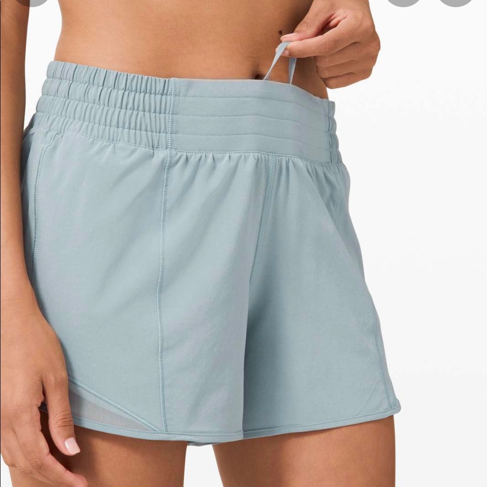 NWT Lululemon Hotty Hot Shorts - 6 Tall
